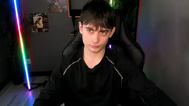 AlejandroEllias live sex cam