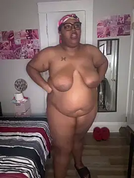 Chocolatebunnyxx96 live sex cam