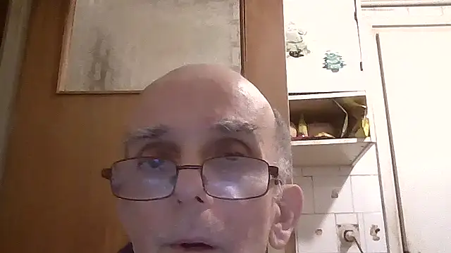 mariusica1@xh live sex cam