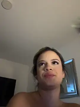 Alisha-Bond live sex cam