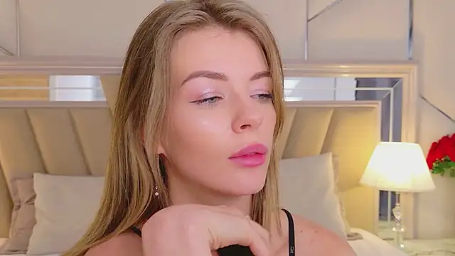 MeganMour live sex cam