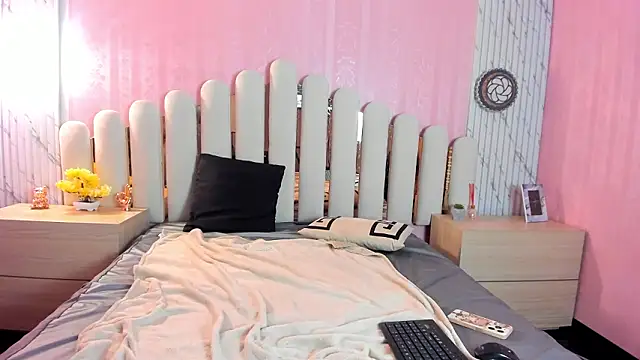 DoveMullerr2's cam snapshot