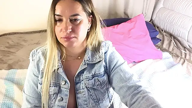 JuicyMillena's cam snapshot