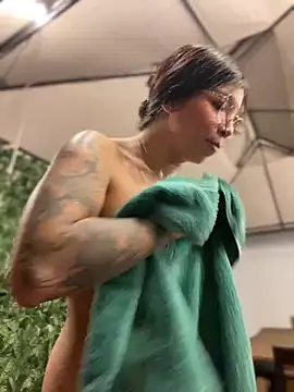 Maddy_Piink's cam snapshot