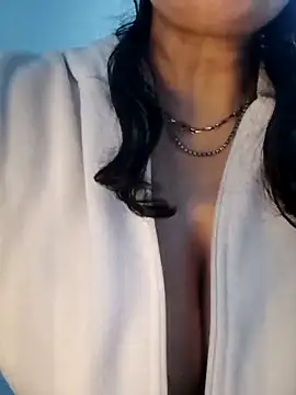 Nergiz2135's cam snapshot