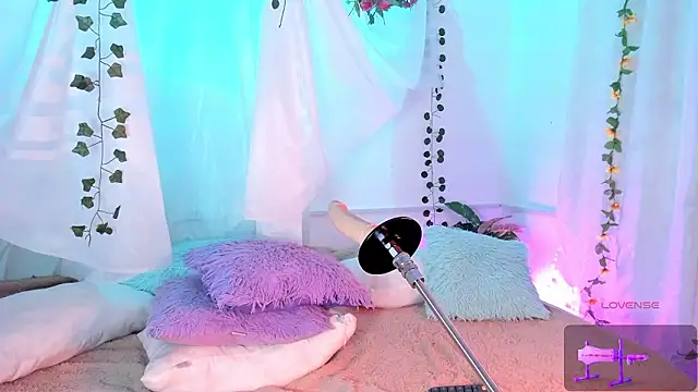 Lolalewis777's cam snapshot