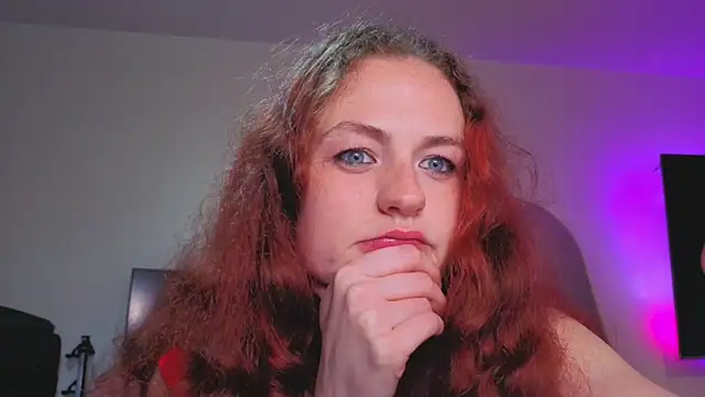 ENGLISHEMILY_69's cam snapshot