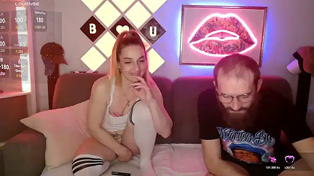XBellaXundXUweX live sex cam