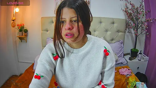 ShyVibes_'s cam snapshot