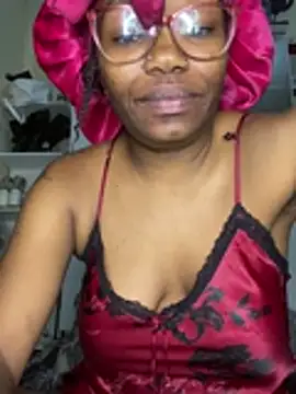 YummyMelanin117's cam snapshot