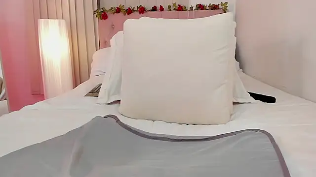 Isa_Emm's cam snapshot