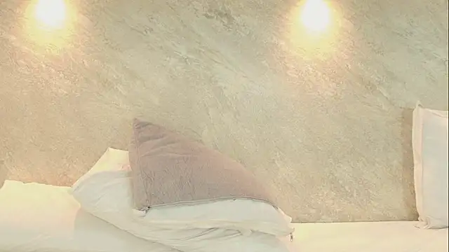 Emmy_lander1's cam snapshot