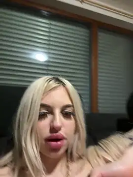 Steffi_Snowbunny live sex cam