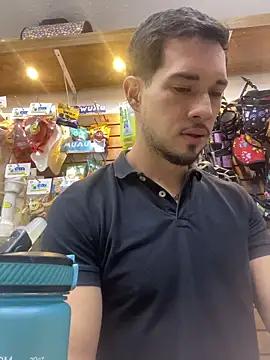 Leonardmoppet live sex cam