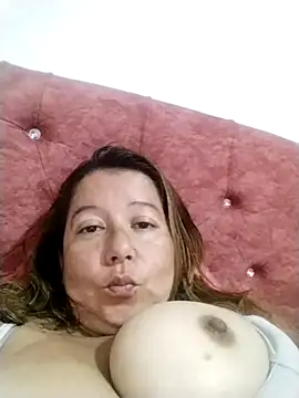 big_tits_horny's cam snapshot