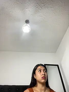 SweetLatiin_ live sex cam