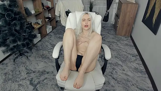 KristalCrowner live sex cam