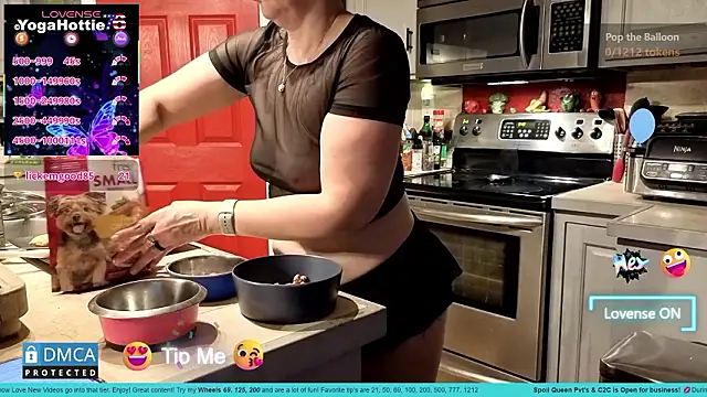 YogaHottie76's cam snapshot