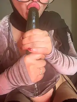 Doctoor-Maya live sex cam