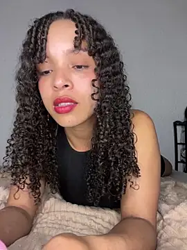 Yasmin777_'s cam snapshot