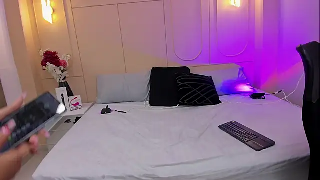 MiaAndLiamBenson live sex cam