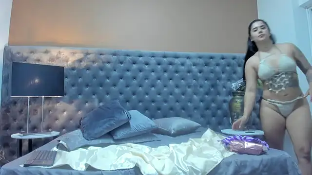 NatQueen live sex cam