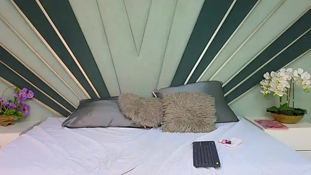 DulceeEsmeralda live sex cam