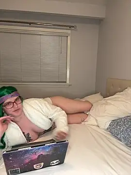 DaisyBlake's cam snapshot