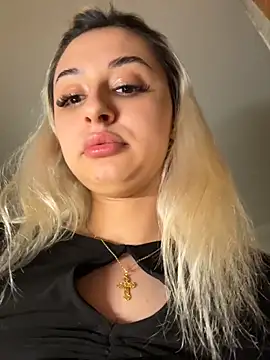 Kylie_One's cam snapshot