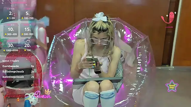 Skinygirl's cam snapshot