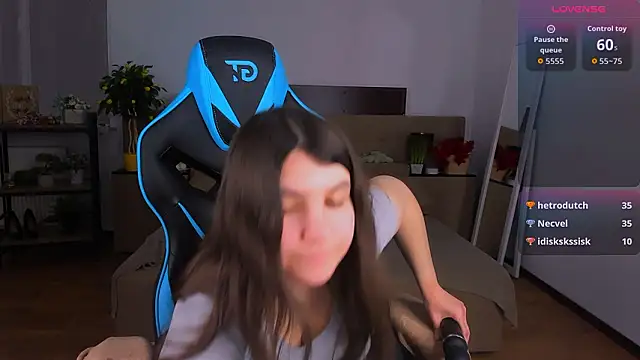 Viola__Shy live sex cam