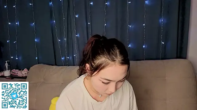 ColettaMejias live sex cam