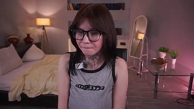 LynLainson's cam snapshot