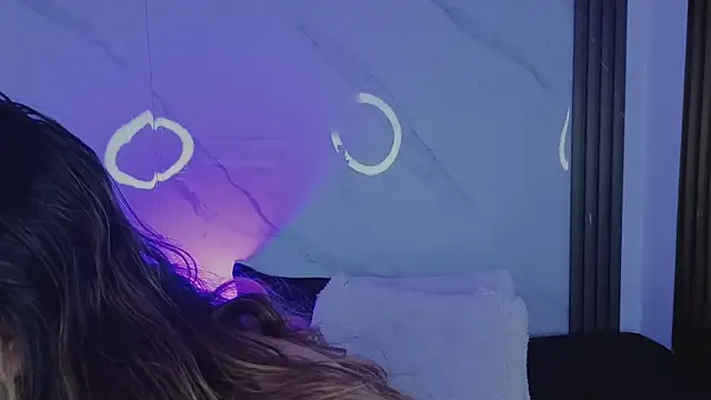 CandyQueenGold's cam snapshot