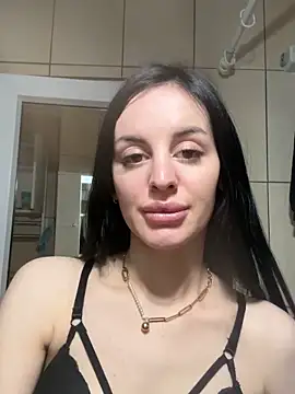 Alexiaaa121's cam snapshot