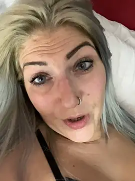 LittleMissEeve's cam snapshot