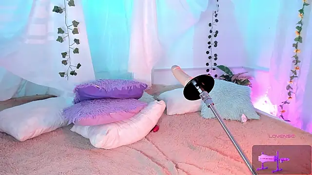 Lolalewis777's cam snapshot