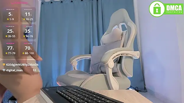 zoe_37's cam snapshot