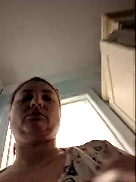 MilfyMrsRobinson live sex cam