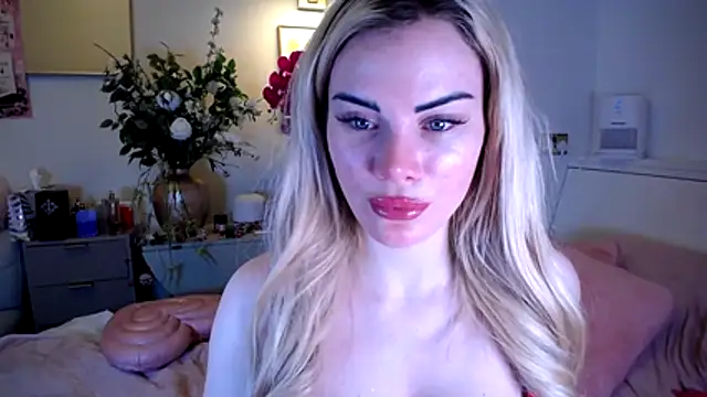 britishlucy's cam snapshot