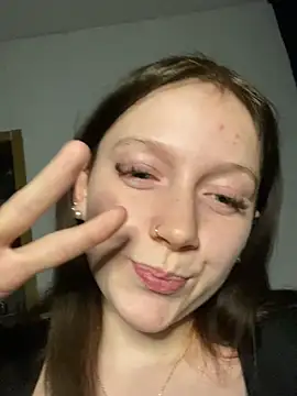 YoungLisaa18's cam snapshot