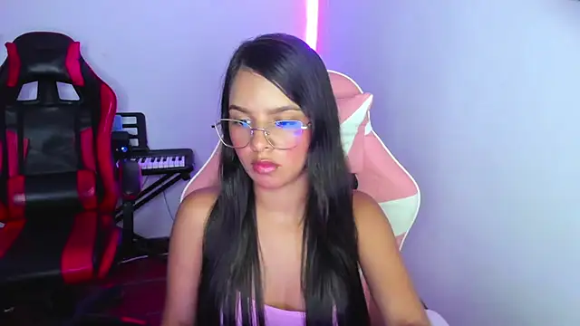 jessi_and_boy's cam snapshot