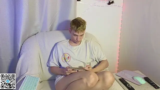 Julian_wins live sex cam