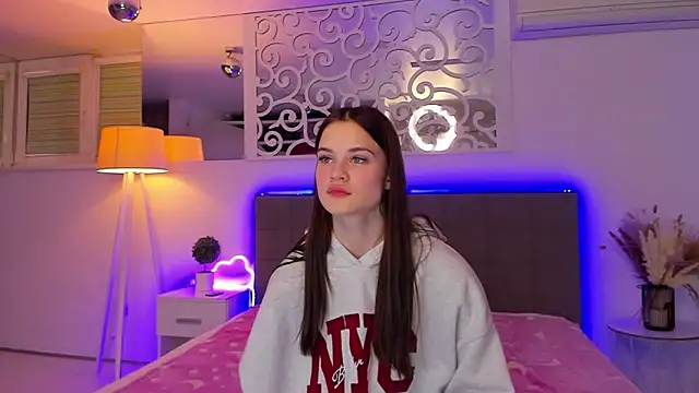 LuisaClover's cam snapshot