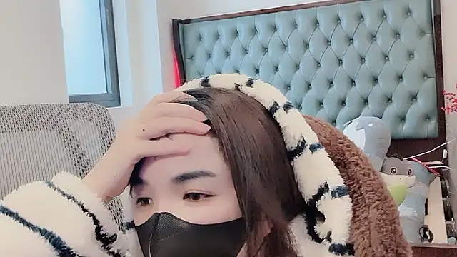 Caryln-Bun live sex cam