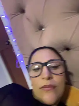 Taylortits live sex cam