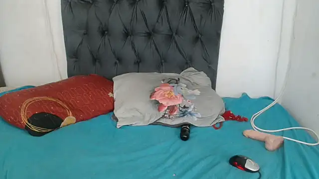 Ciara-Mia's cam snapshot