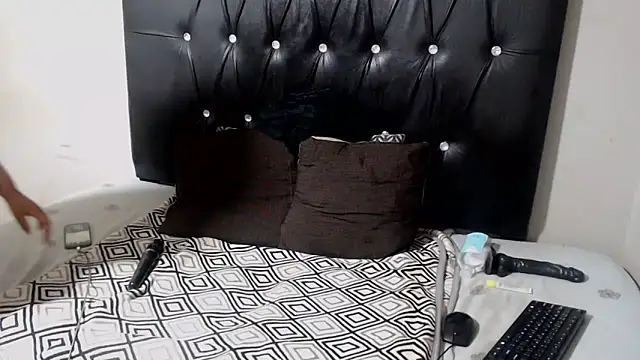 ChubbySpider's cam snapshot