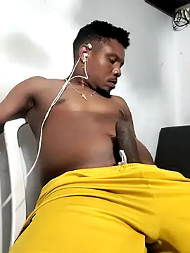 hugo3918_ live sex cam