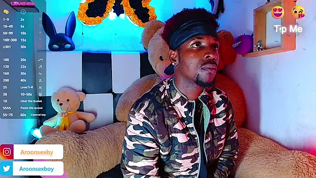 Aroonsexyboy live sex cam